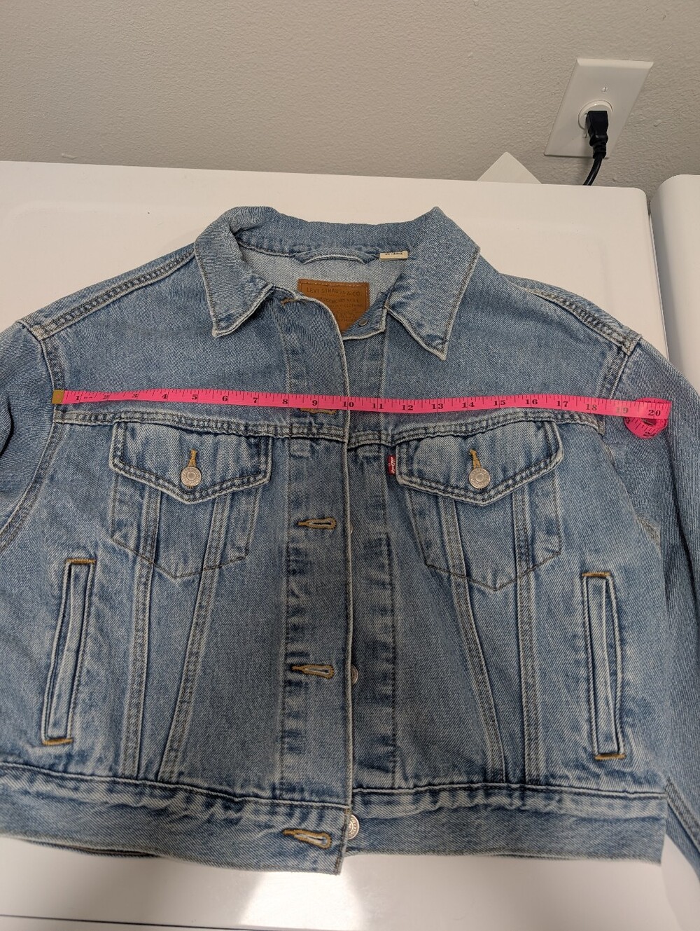 Levi's Cropped Trucker Jacket - Picture 5 of 7